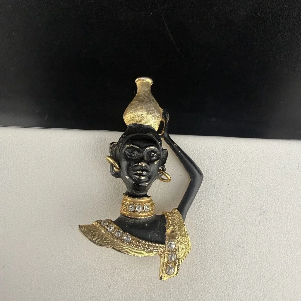 Vintage Brooch Gold Tone‎ Enamel Ethnic Female